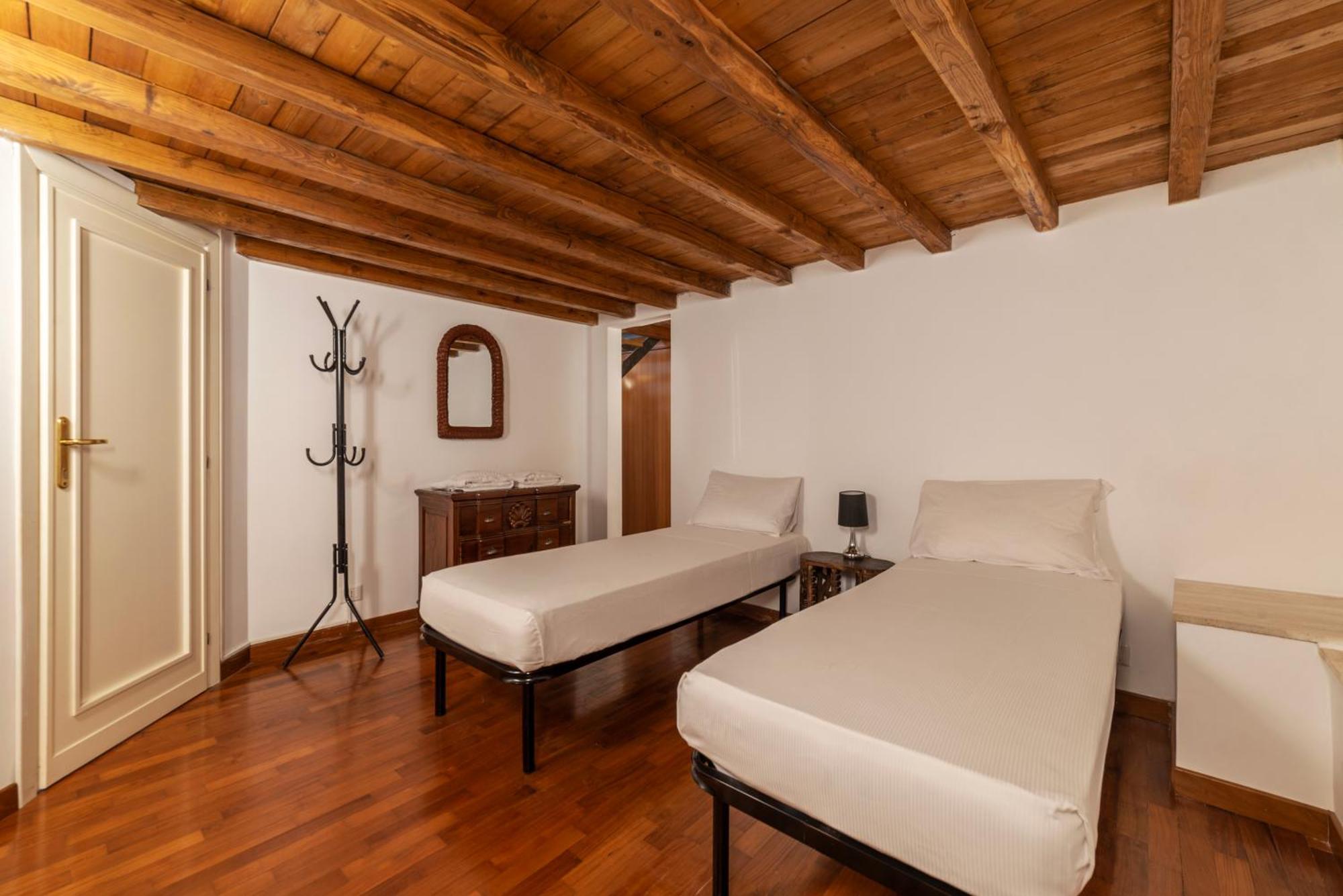 Via Del Lavatore Private Apartments Rom Exterior foto